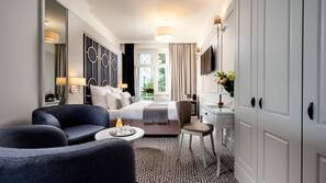 Premium bedding, in-room safe, desk, blackout curtains