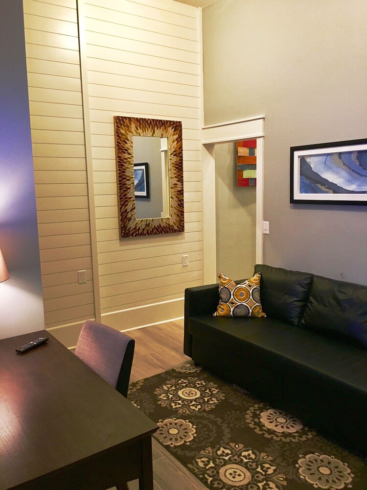 Beautiful Decorated Apartment located in the heart of Downtown Bardstown, KY in Bardstown Best