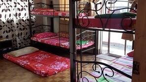 2 bedrooms, desk, free WiFi, linens