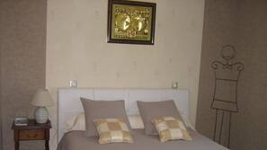 2 bedrooms, individually decorated, individually furnished