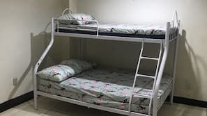 2 bedrooms, desk, free WiFi, linens