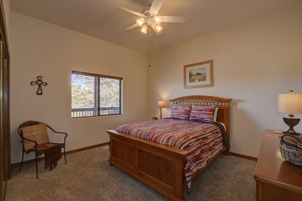 Breathtaking Treetop 5600 Square Foot Mountainside Lodge