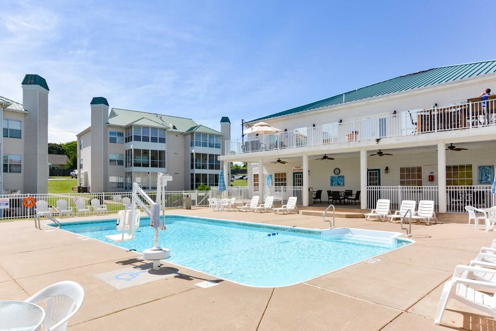 Wyndham at The Meadows 2 Bedroom Condo - Walk in Unit - Park View