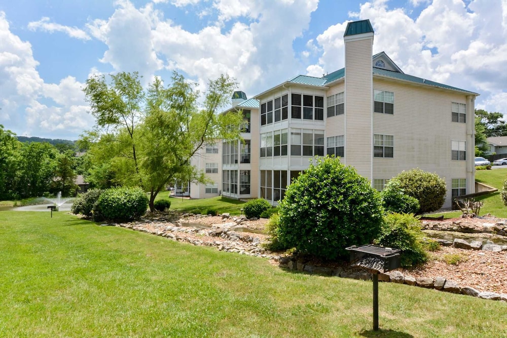 Wyndham at The Meadows 2 Bedroom Condo - Walk in Unit - Park View