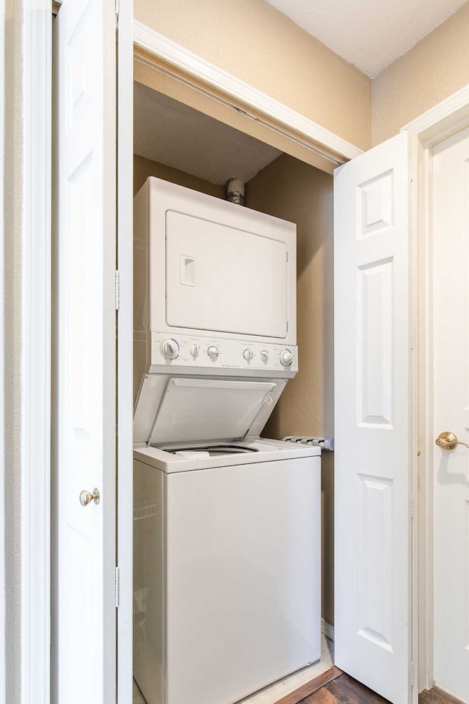 Wyndham at The Meadows 2 Bedroom Condo - Walk in Unit - Park View