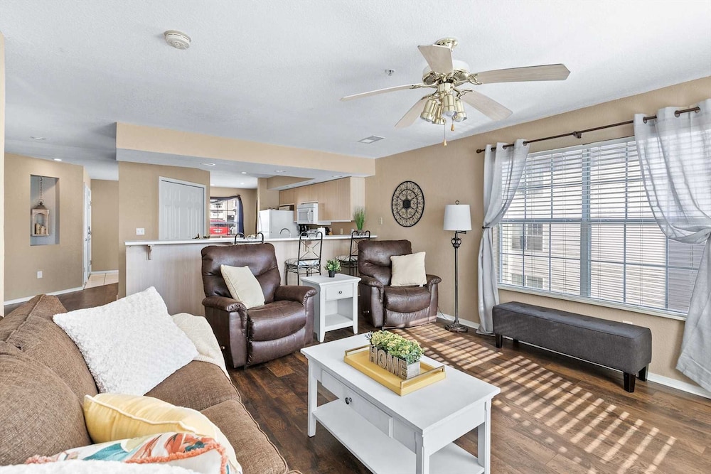 Wyndham at The Meadows 2 Bedroom Condo - Walk in Unit - Park View