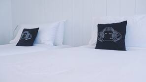 Blackout curtains, free WiFi