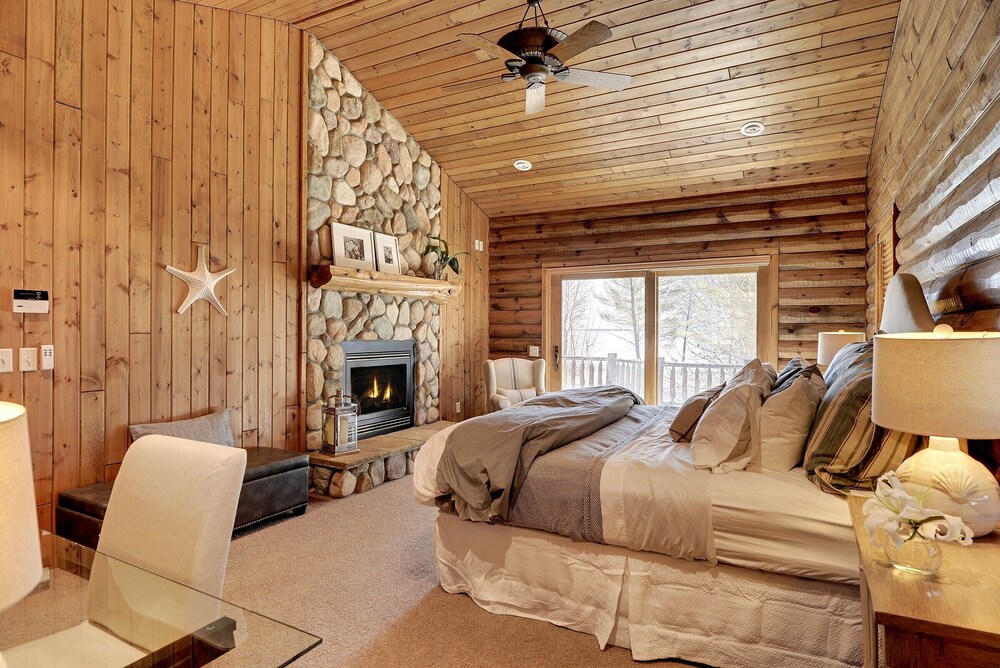 RATED ONE OF THE TOP VRBO'S BY MN MONTHLY MAGAZINE! INTERIOR DESIGNER