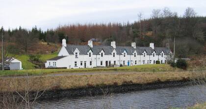Crinan Canal Cottage