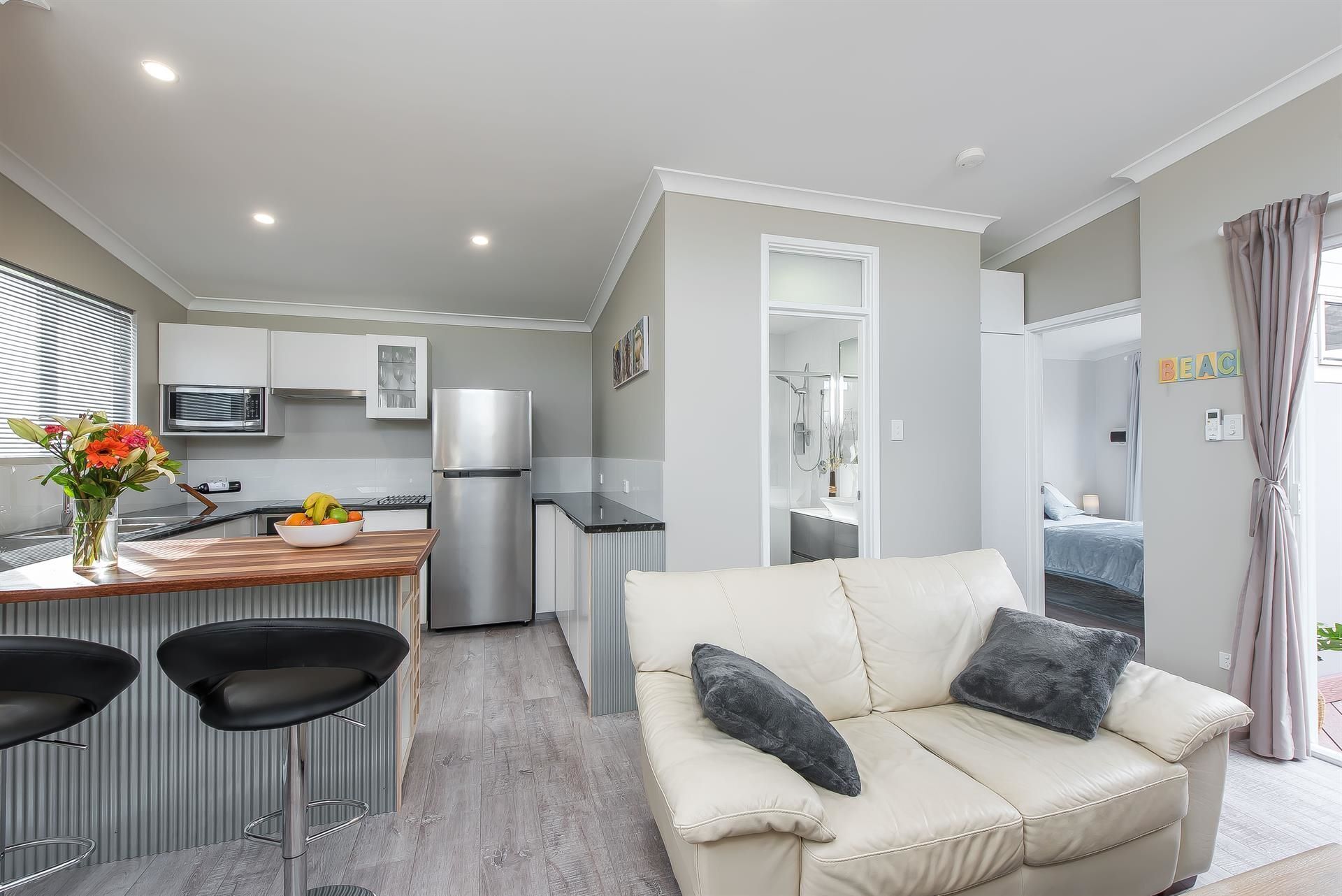 Prestigious Northshore Guest House - Comfortable Living Close To Mullaloo Beach