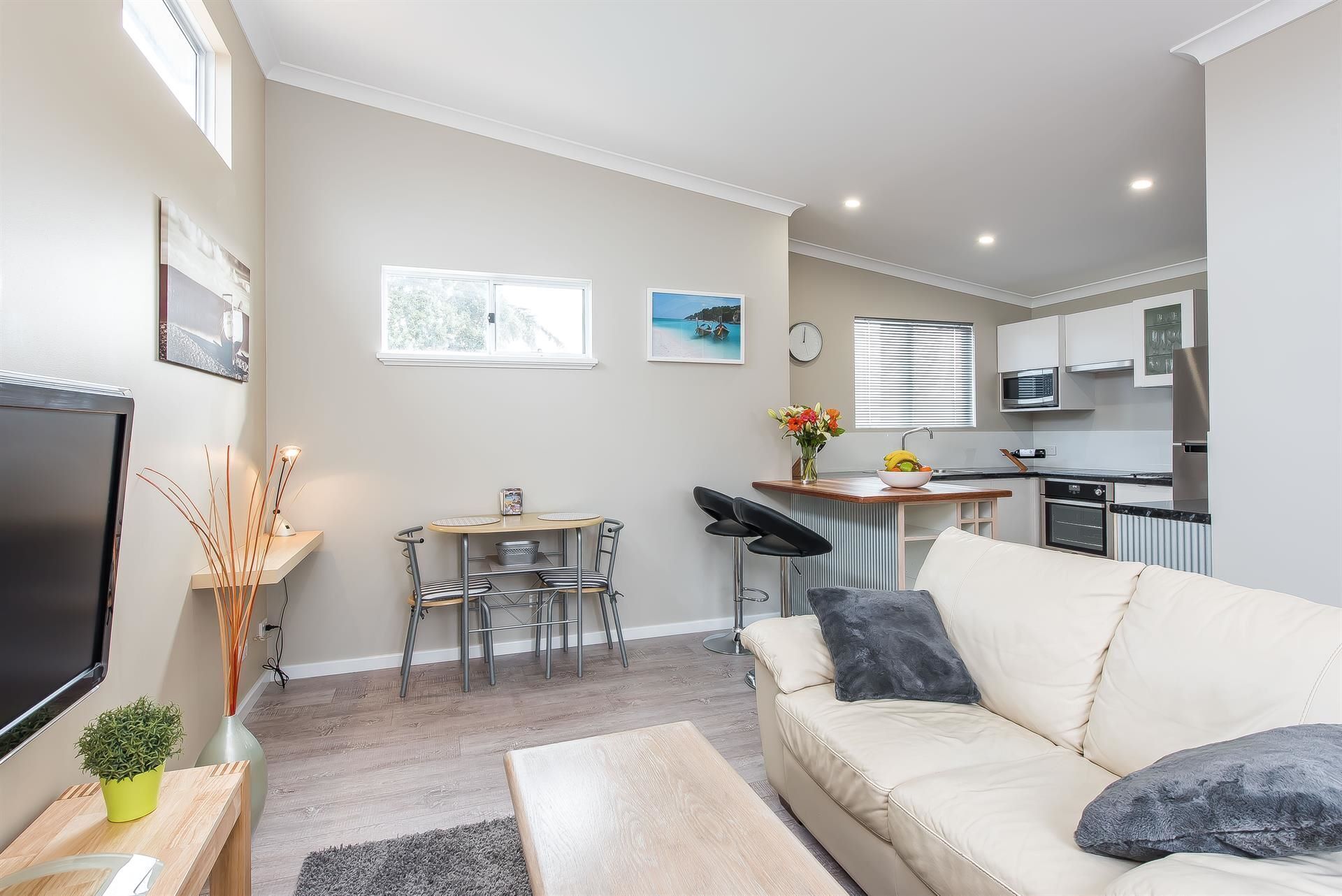 Prestigious Northshore Guest House - Comfortable Living Close To Mullaloo Beach