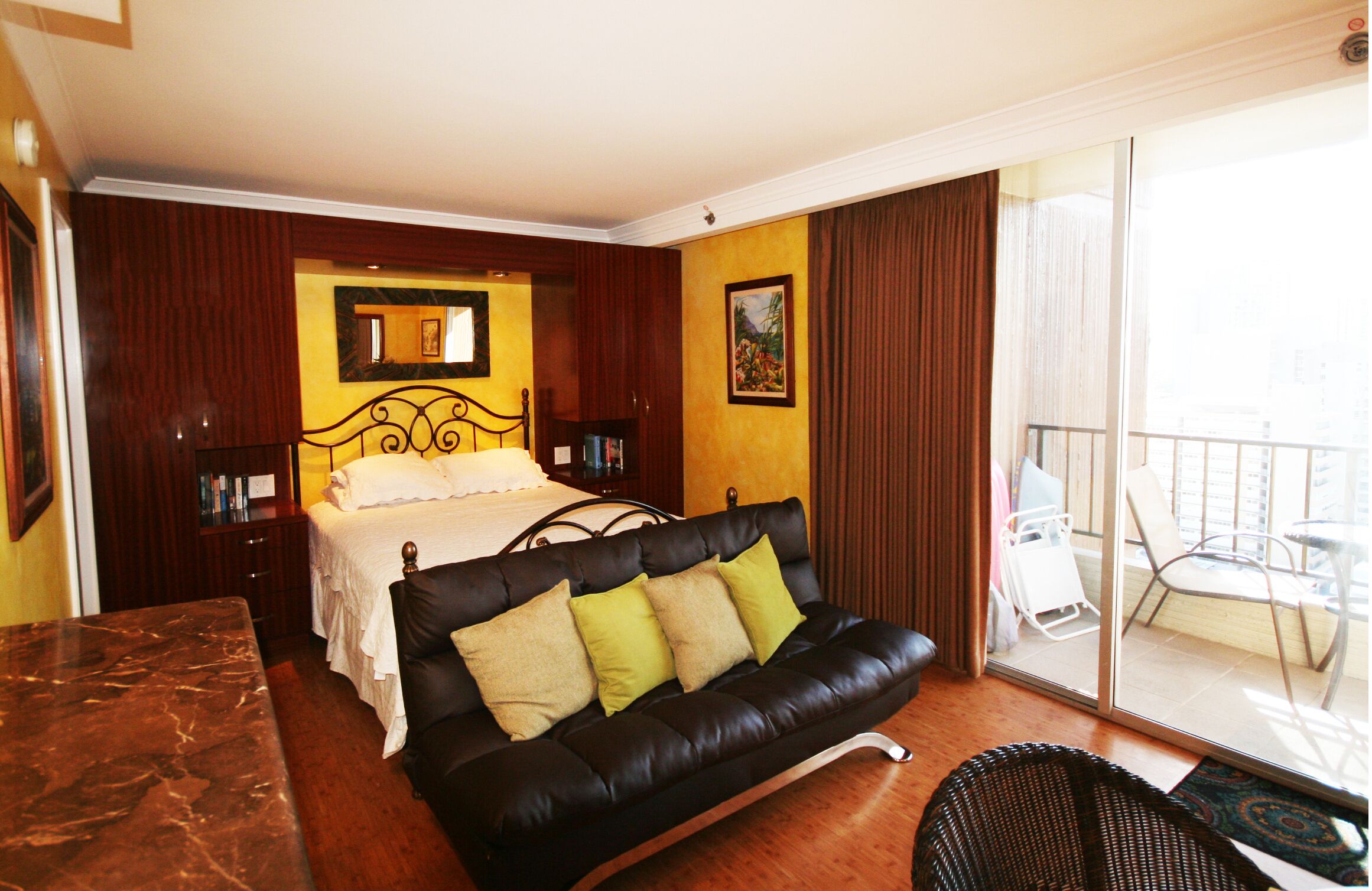 Waikiki Studio Suite At The Wyndham Royal Garden In Honolulu Hi