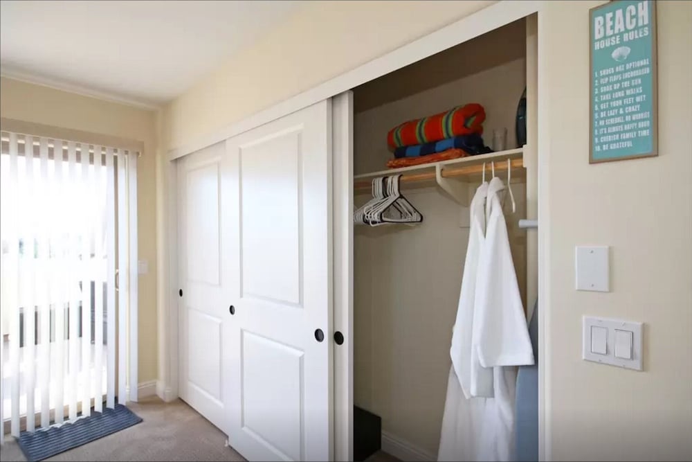Luxury Townhome In The Heart Of Pacific Beach 2018 Room Prices Featured Image Guestroom