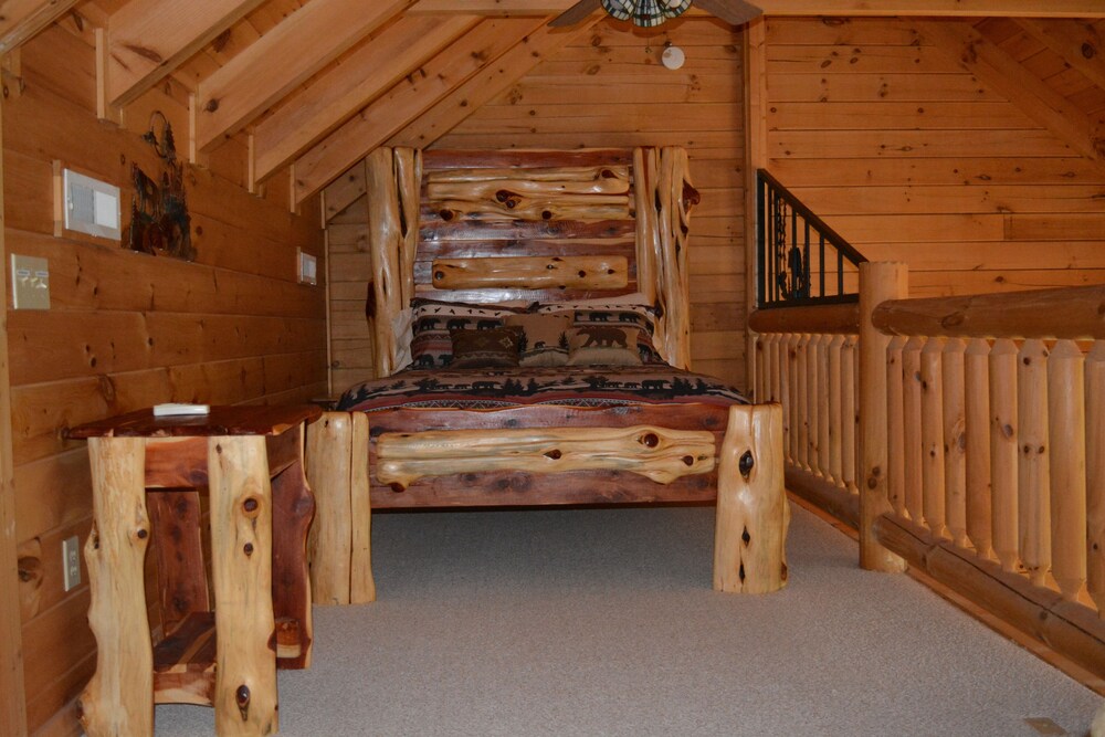 Luxurious Cedar Bear Lodge Newly Listed On Vrbo Great Location