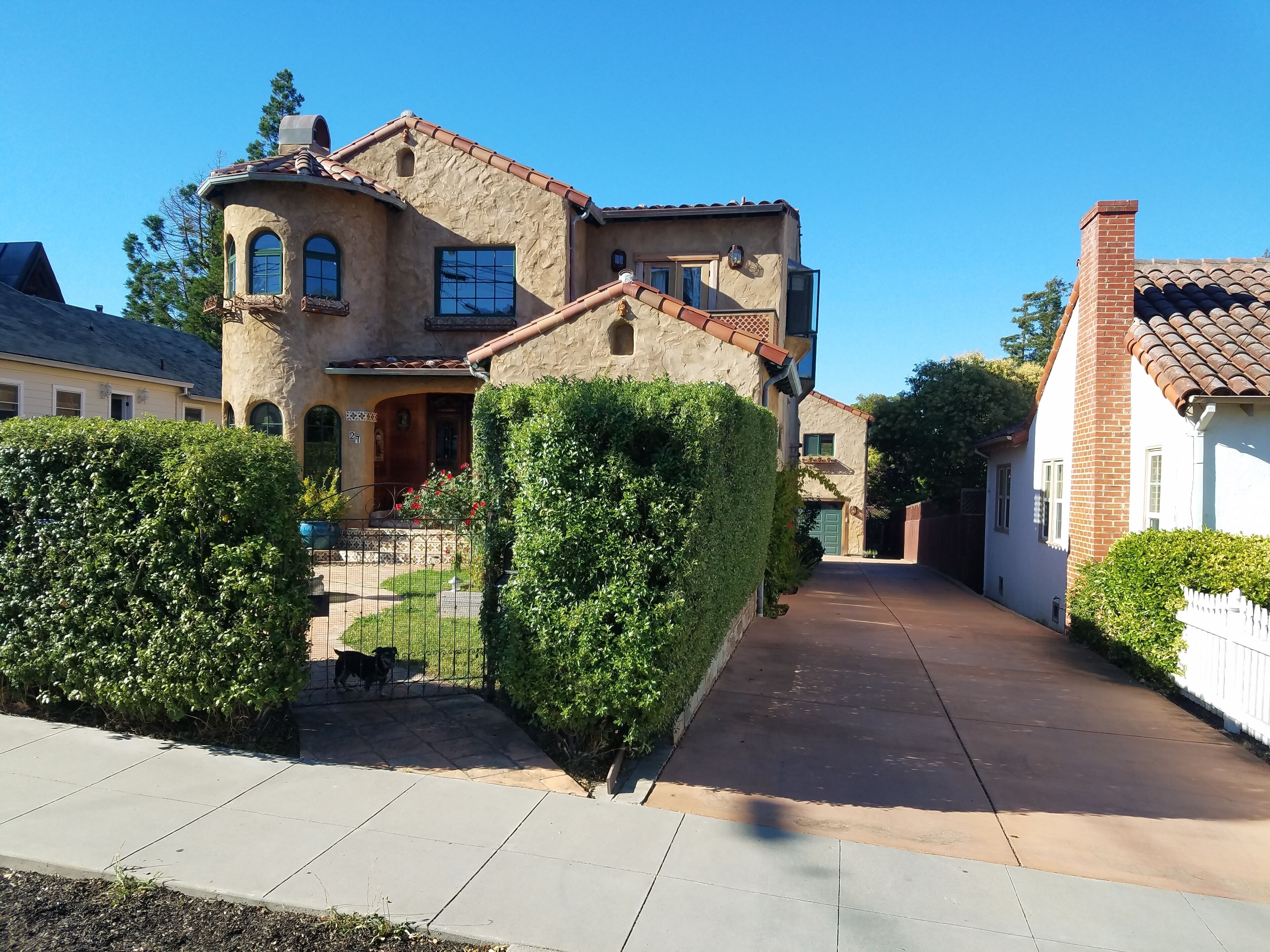 Charming Spanish/Mediterranean Casita in Petaluma, United States