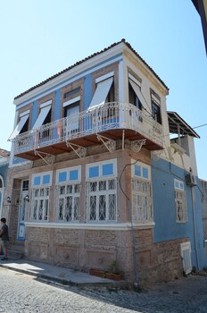 Ayvalik Ugurlu Konak Butik Otel Reviews Photos Rates Ebookers Com