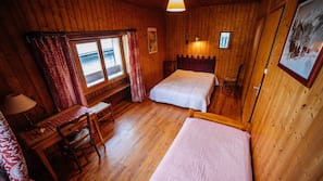 8 chambres, fer et planche à repasser, Wi-Fi