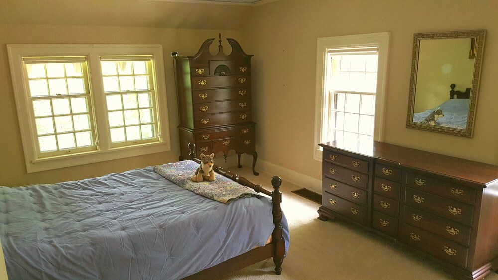 Beautiful Historic Tudor Mansion with Lake Frontage Summit Vrbo