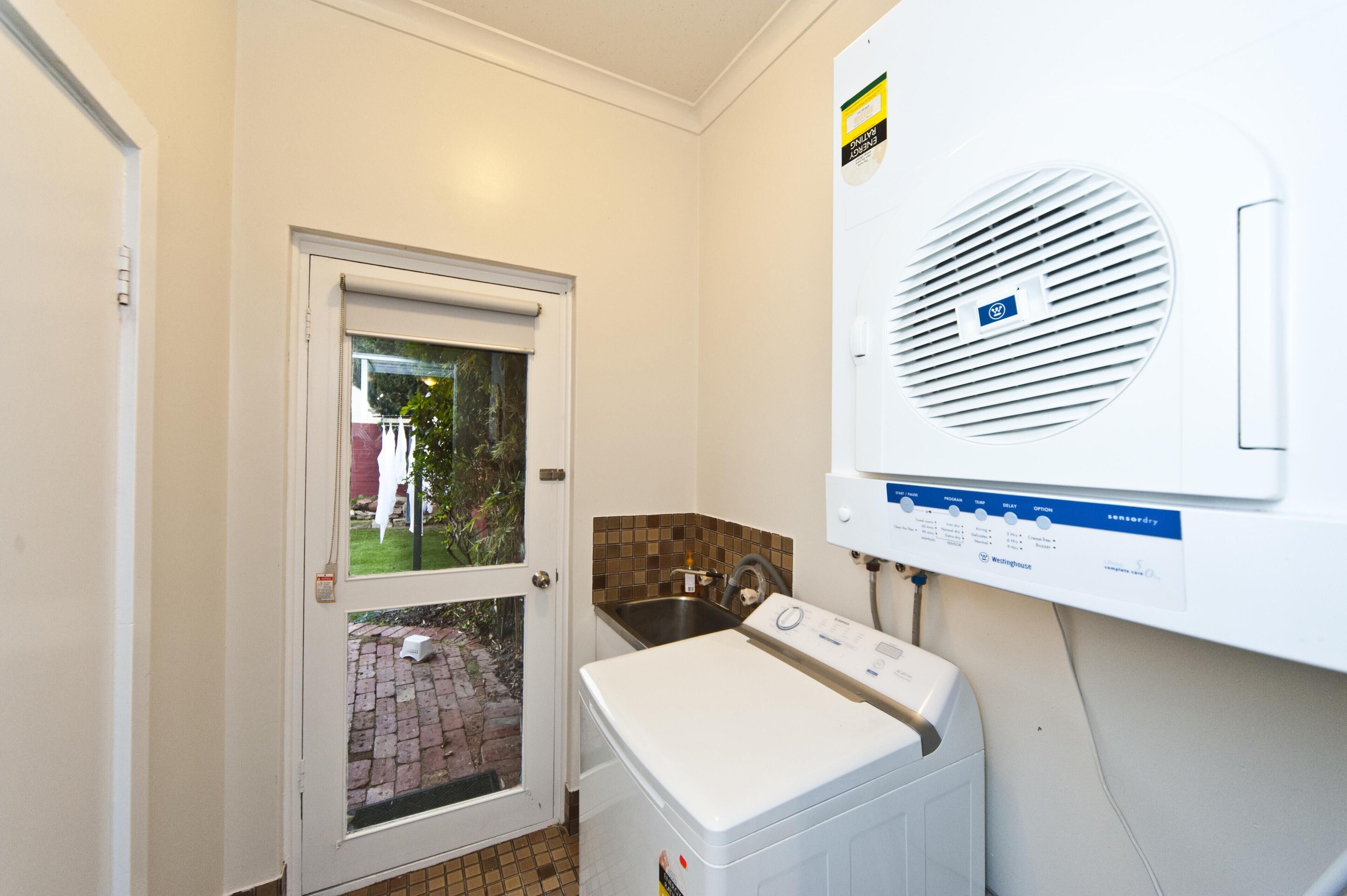 3 Bedroom Accommodation Near to UWA and Hospitals