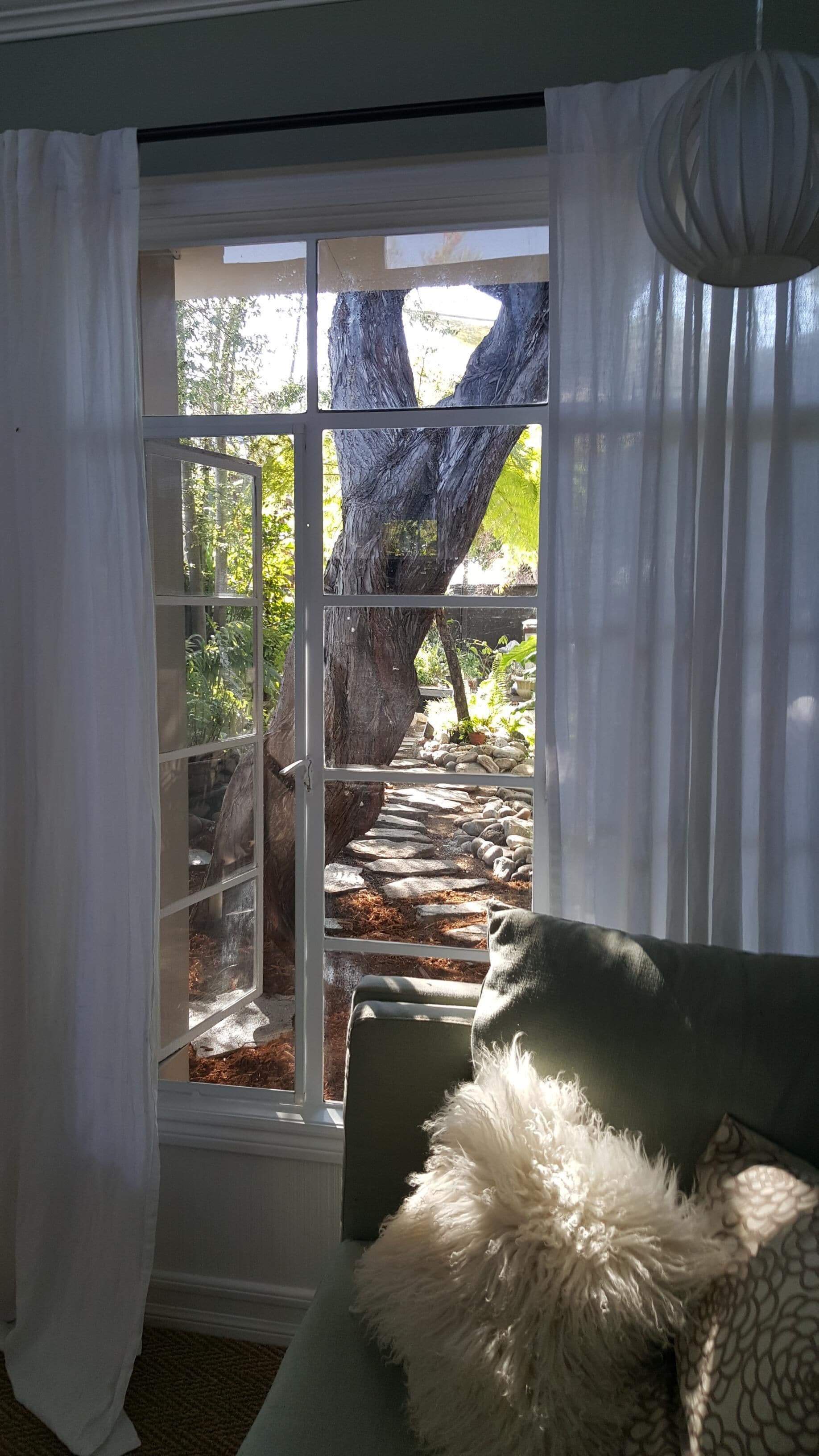 SERENITY IN CDM: Private Cottage & Gardens on XL Lot in Newport Beach, United States
