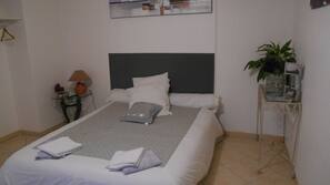 Rideaux occultants, Wi-Fi gratuit, draps fournis