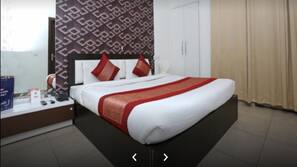 1 bedroom, premium bedding, minibar, free WiFi