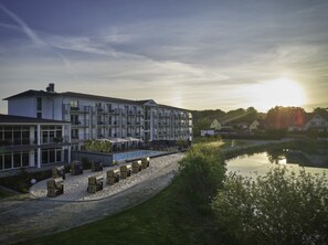 Seasonal outdoor pool, open 8:00 AM to 10 PM, sun loungers