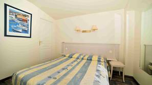 Blackout curtains, free WiFi, linens