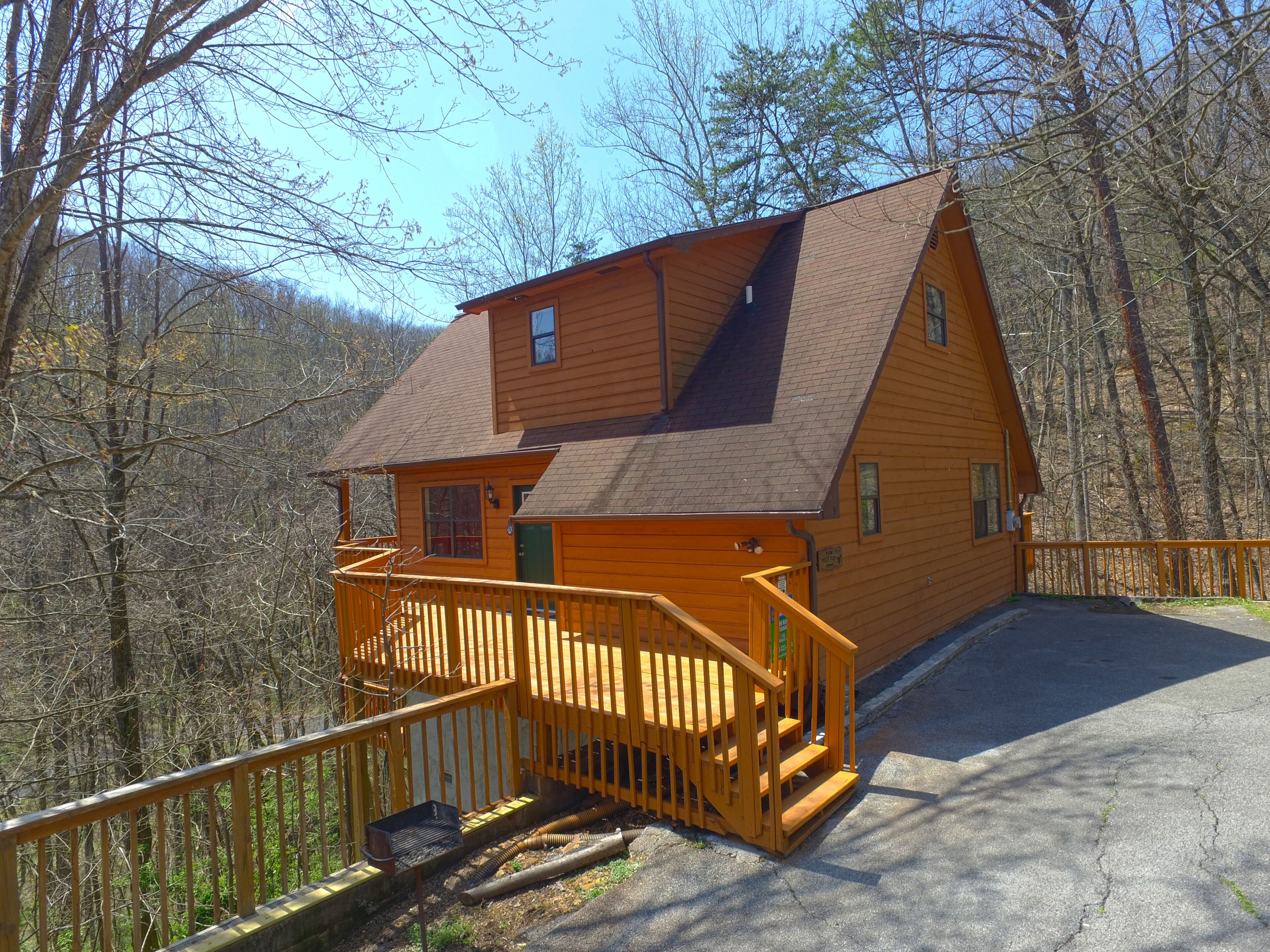 3 Bedroom Cabin In Gatlinburg 1136 Laddiebuck Lane Expedia Vacation Rentals