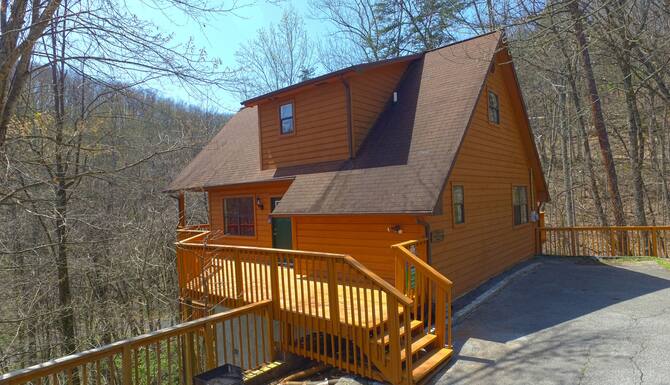 3 Bedroom Cabin In Gatlinburg 1136 Laddiebuck Lane Expedia Vacation Rentals