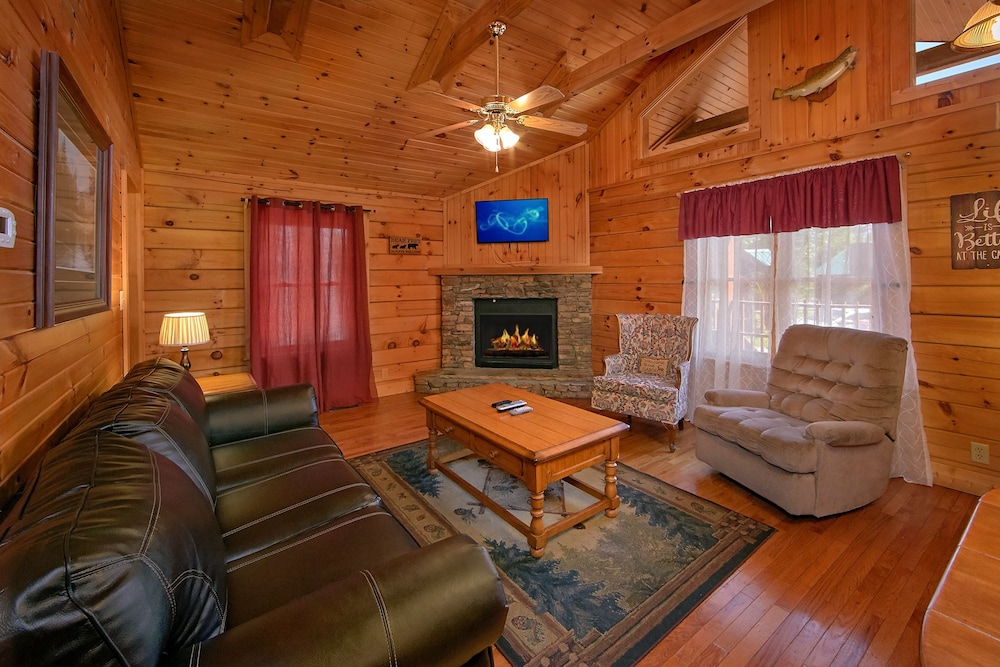 Suite Harmony 243 Two Bedroom Cabin In Gatlinburg Pigeon Forge