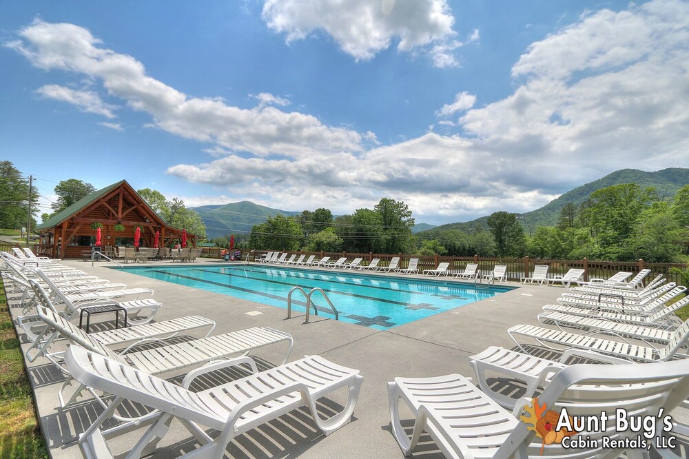 Stairway To Heaven 556 Five Bedroom Cabin In Sevierville Cheap
