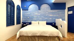 Desk, rollaway beds, free WiFi