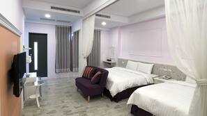 Desk, rollaway beds, free WiFi