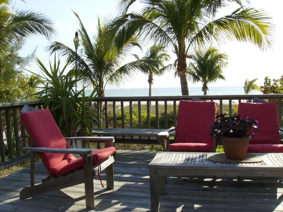 Pinkhouse Beach Front Rental in Fort Myers, United States
