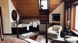 3 bedrooms, iron/ironing board, Internet, linens