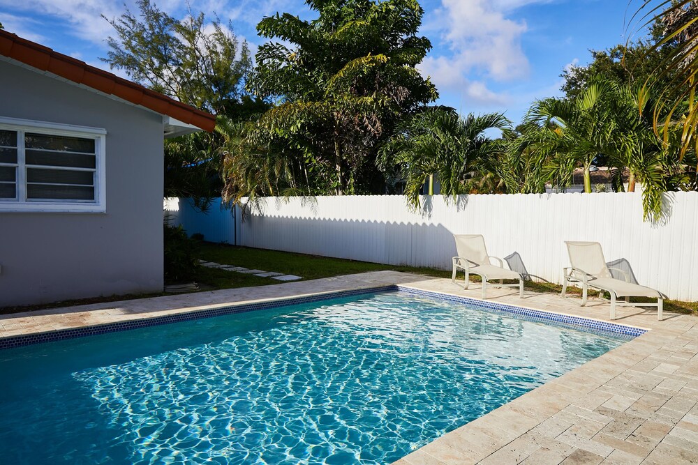 Newly Renovated Miami Home With Pool And 1 Car Garage 2018 Pictures Featured Image