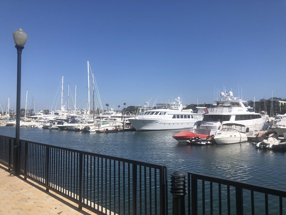 Breathtaking Beach Apartment in Marina Del Rey/ Venice beach