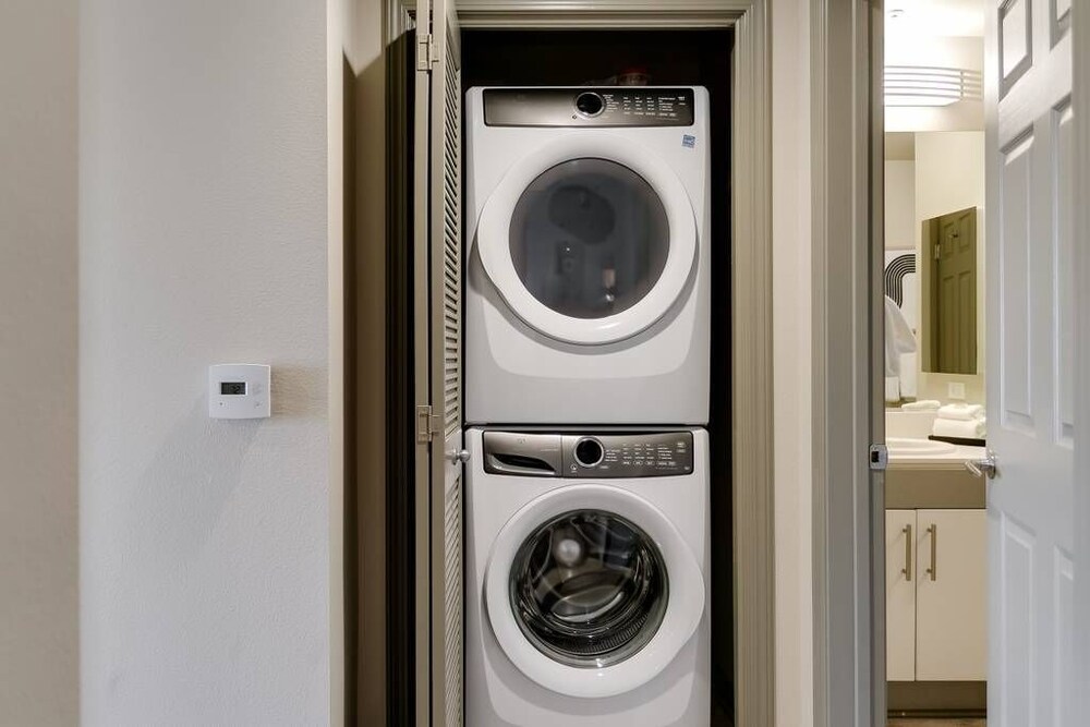 Breathtaking Beach Apartment in Marina Del Rey/ Venice beach