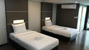 Minibar, desk, soundproofing, free WiFi