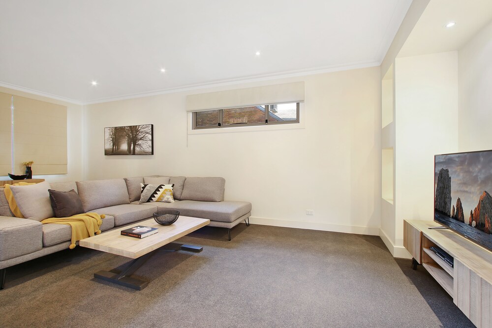 22 Riverside