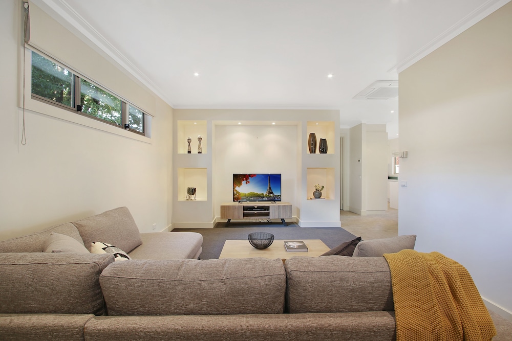 22 Riverside