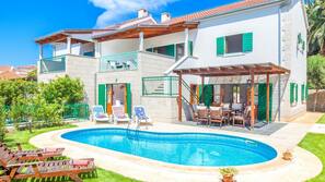 Piscine extérieure