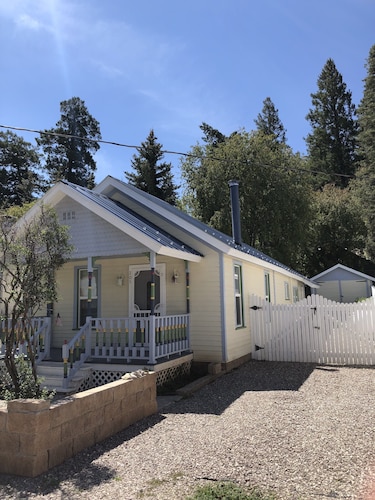 Best Inn In Weed For 2020 Find Cheap 65 Inns Travelocity