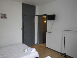Quadruple Room | Free cribs/infant beds, free WiFi, bed sheets