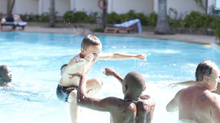 Travellers Beach Hotel & Club