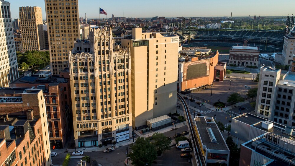 hotels near the detroit opera house