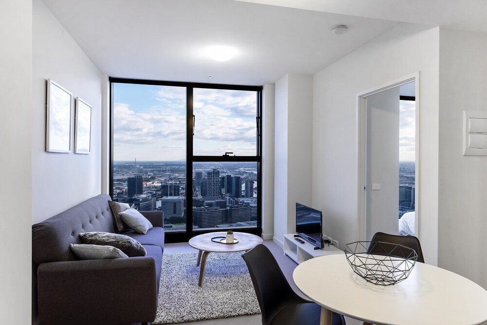 DreamHost Apartments at Collins