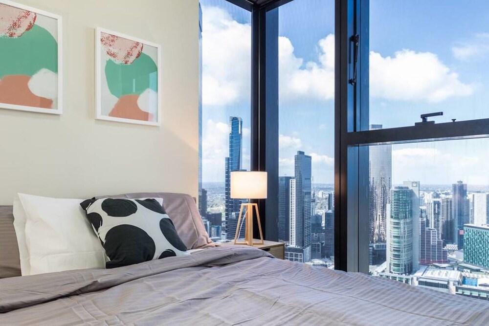 DreamHost Apartments at Collins