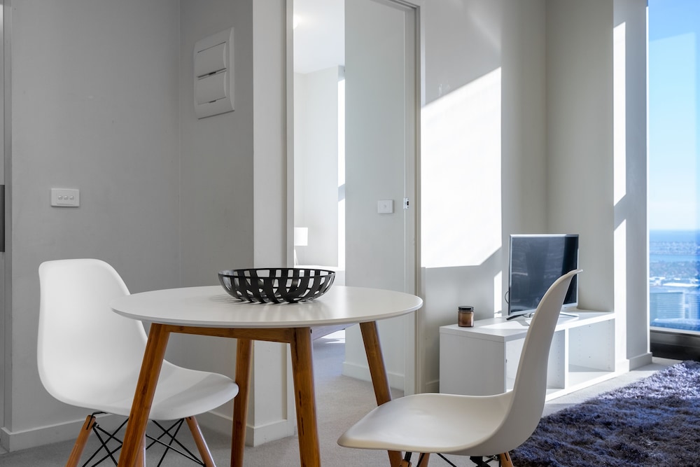 DreamHost Apartments at Collins